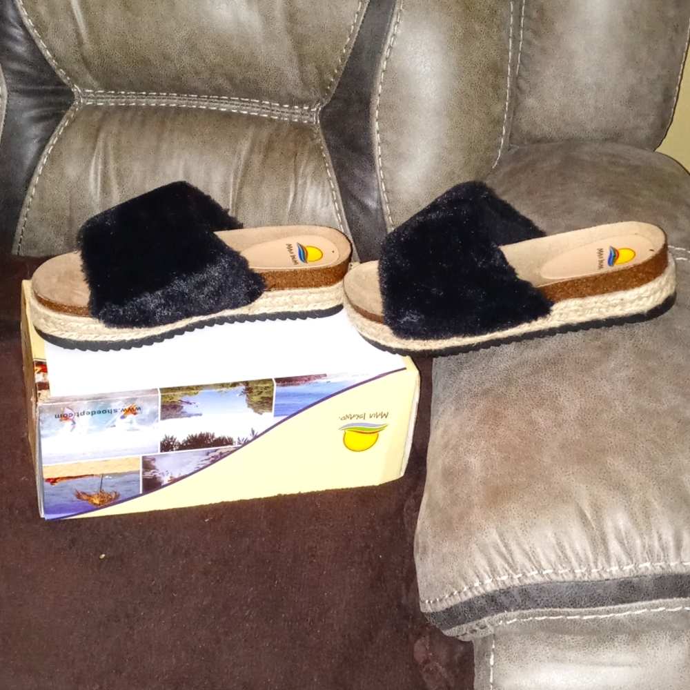 Black faux fur "MAUI ISLAND" slip on wedge sandals
